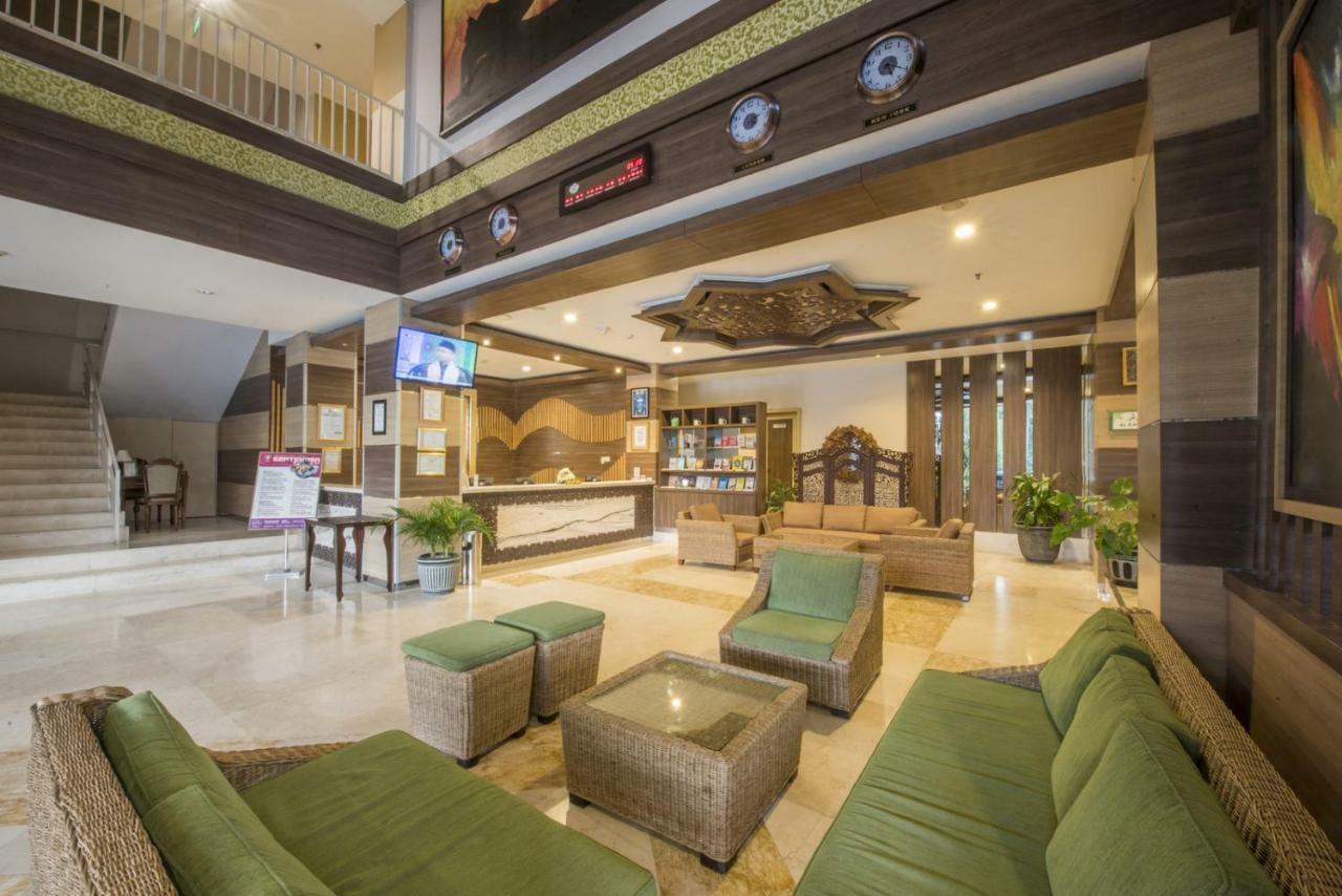 Lorin Syariah Solo Hotel Exteriér fotografie